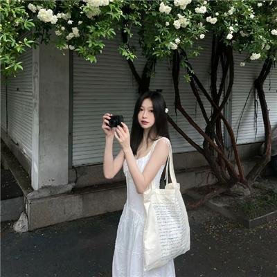 踏浪女人